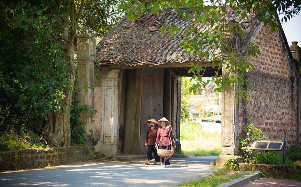 Duong Lam Ancient Village