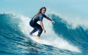 Come to Kuta and learn how to surfing!